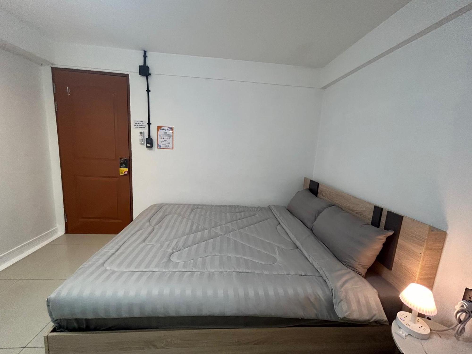 Monkey Toe Guesthouse Chiang Mai Exteriör bild